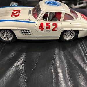 1954  Mercedes 300 SL scale 1/18 White and Red Toy Car
